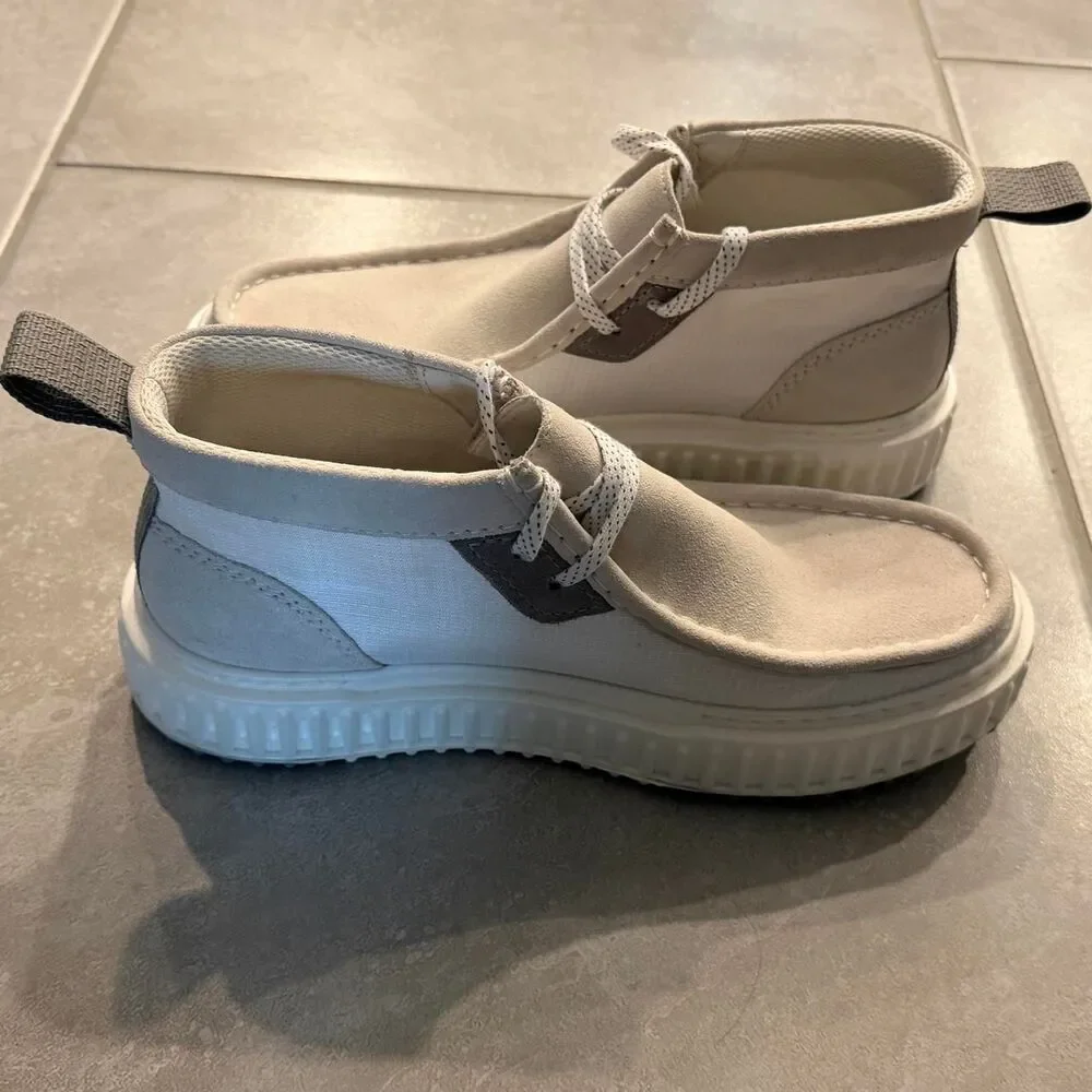 Clarks Men's Cream and Tan Trainers